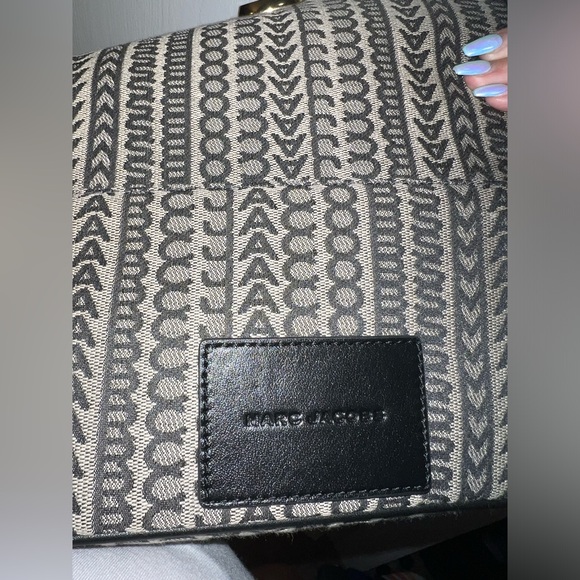 The Monogram Marc Jacobs Shoulder Bag - Picture 7 of 7